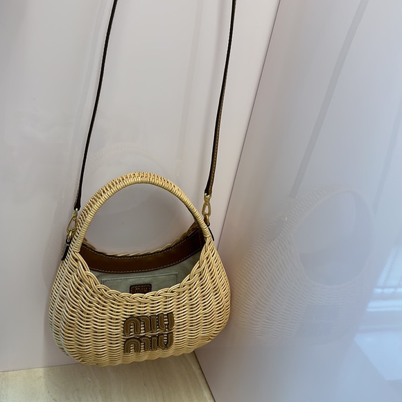 Miu Miu SS 23 wander wicker top handle bag like new - Picture 4 of 4